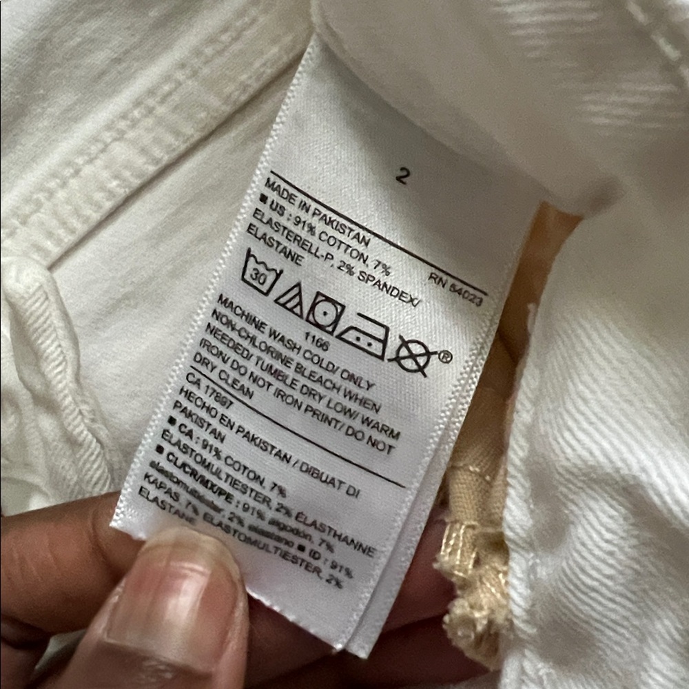 Old Navy White Distressed Skinny Jeans - Picture 5 of 7